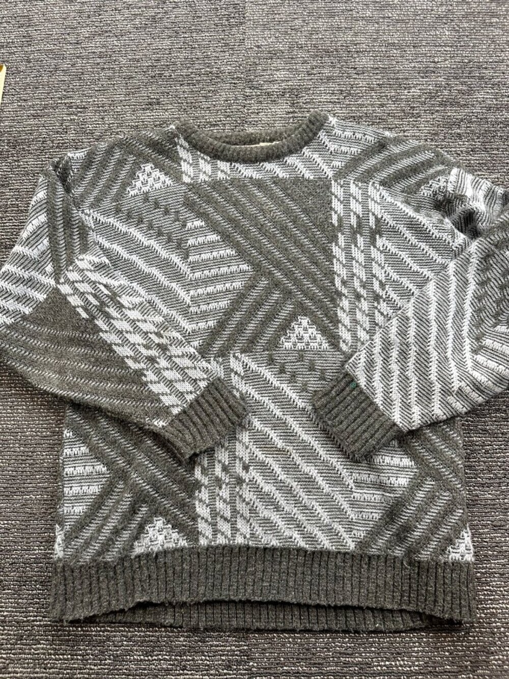 Vintage Sweater Graphix Gray White Geometric Knit Crewneck Sweater Large USA